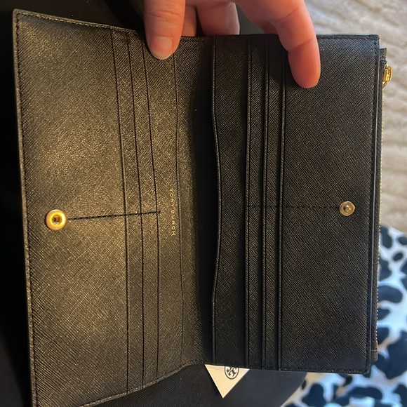 Tory Burch wallet - Picture 2 of 2